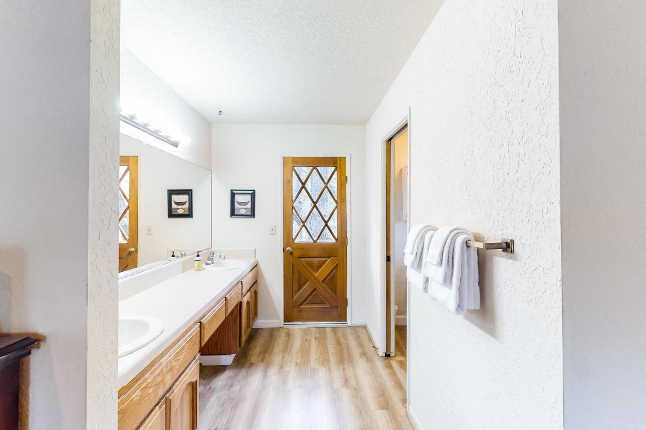 Creekside Cabin Гровленд Экстерьер фото