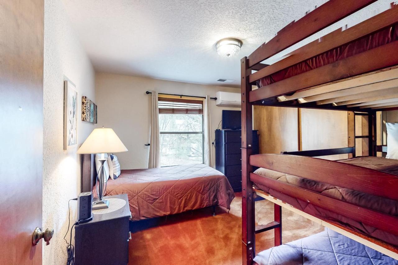 Creekside Cabin Гровленд Экстерьер фото